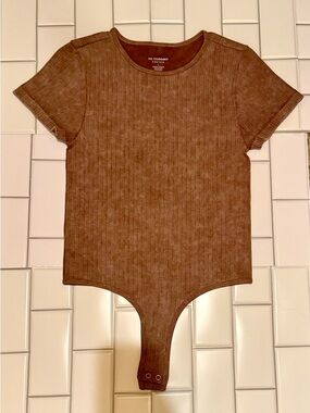 No Comment Paris Brown Ribbed Short Sleeve Bodysuit